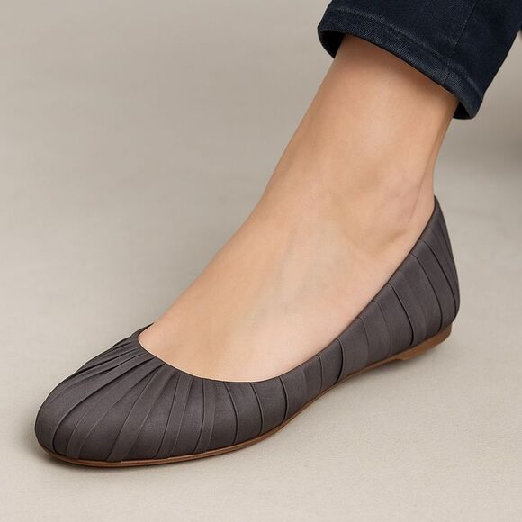 Vera Wang Lavender Ballet Flats Grey Rushed Fabric Size 7 Balletcore Nordstrom - Picture 1 of 12